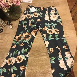 Stone Cold Fox Cosmo Floral Bell Crops size 1